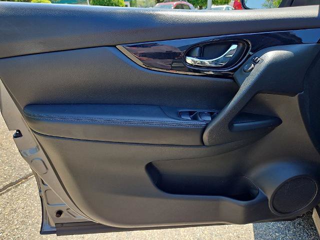 Certified 2020 Nissan Rogue Sport SV w/ All-Weather Package AWD/4WD image 12