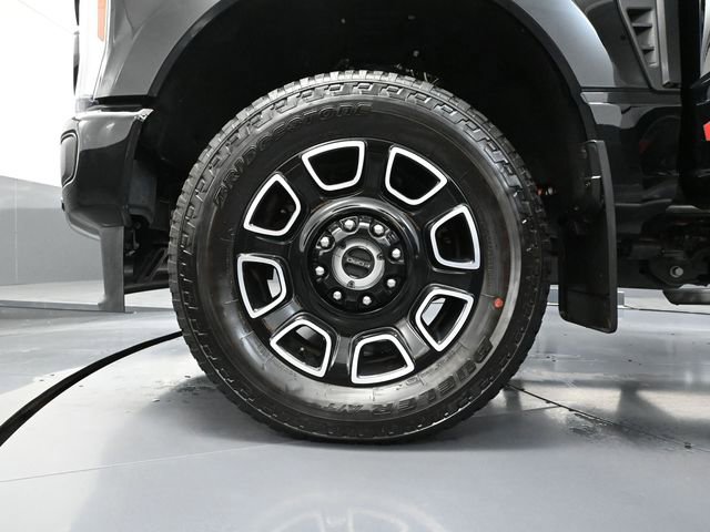 Used 2025 Ford F250 Platinum image 17