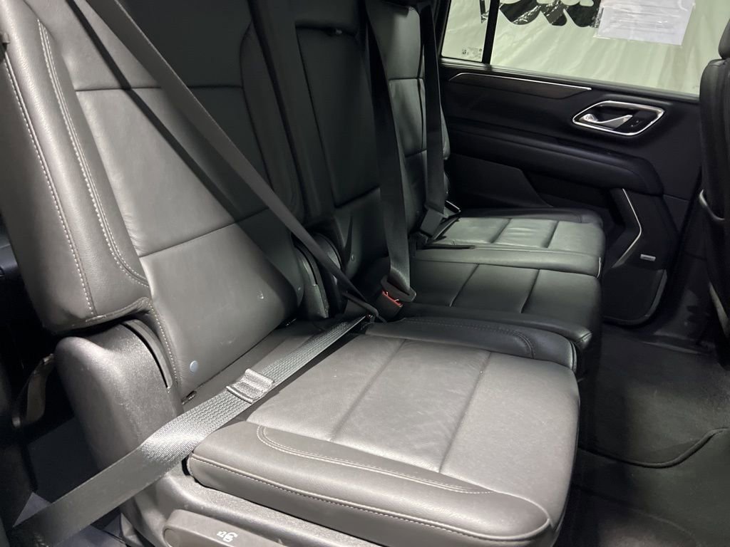 Used 2024 Chevrolet Suburban LT image 12