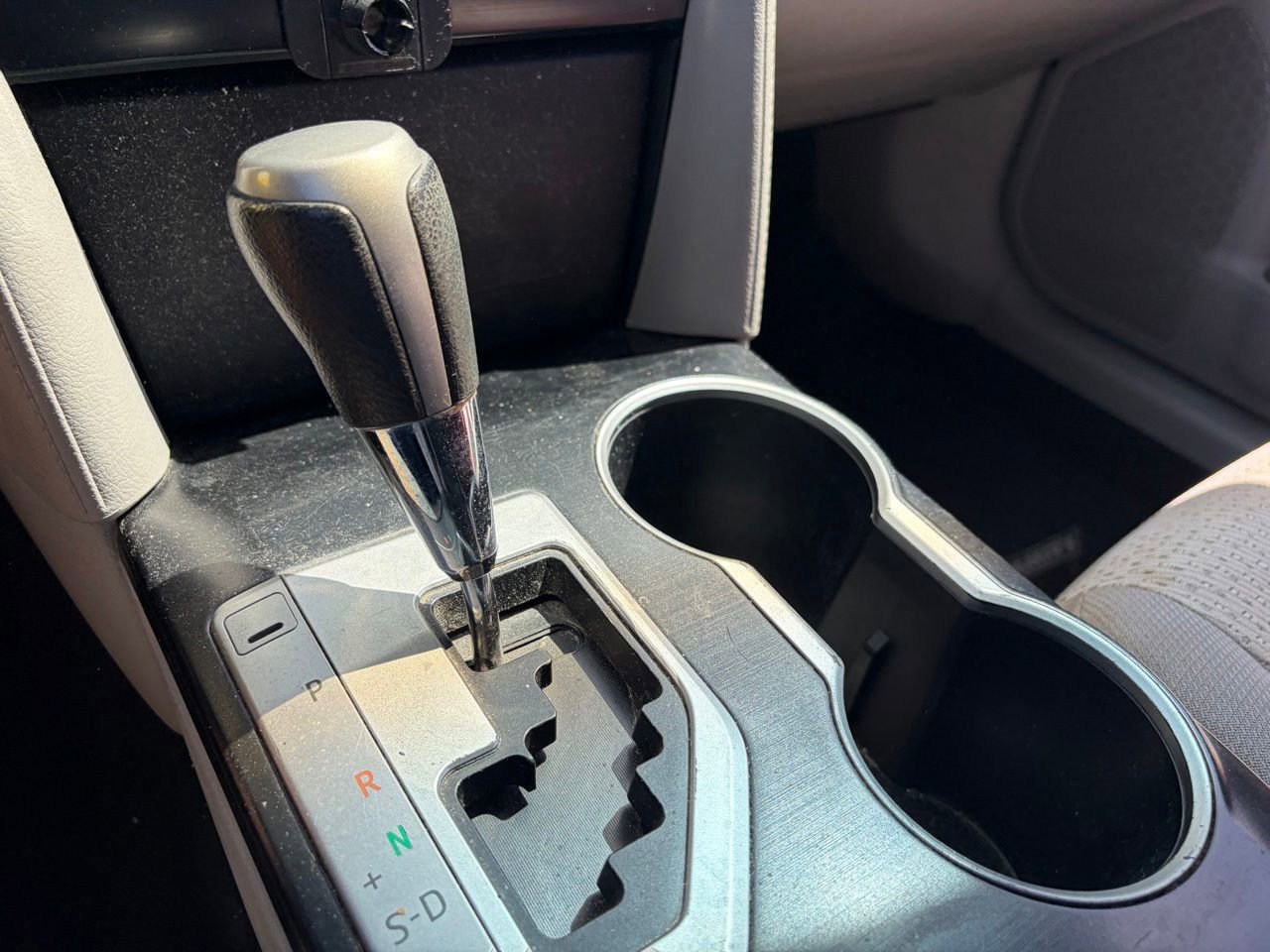 Used 2014 Toyota Camry LE FWD image 9