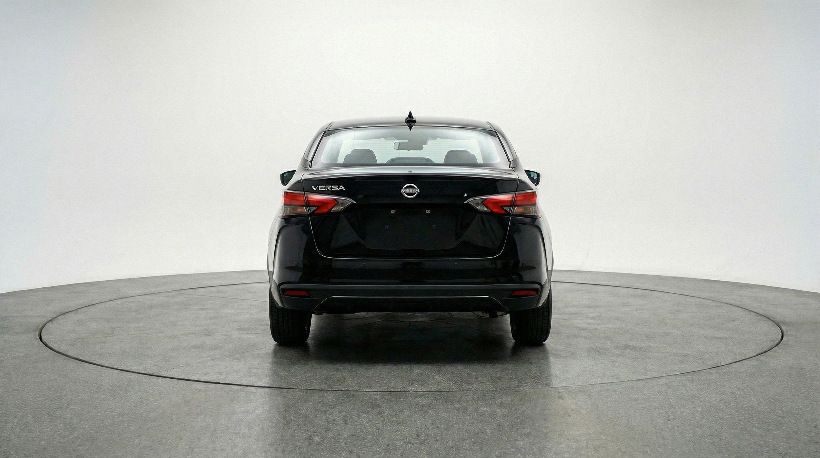 Used 2025 Nissan Versa SV image 7