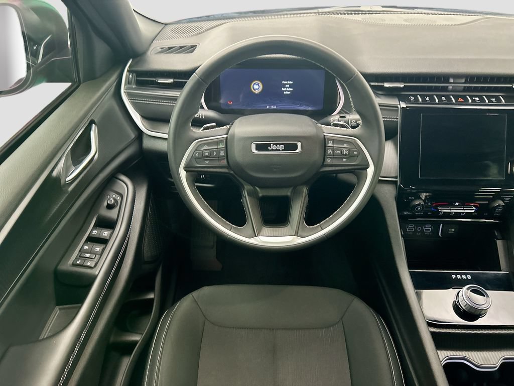 Used 2024 Jeep Grand Cherokee L Laredo RWD image 10