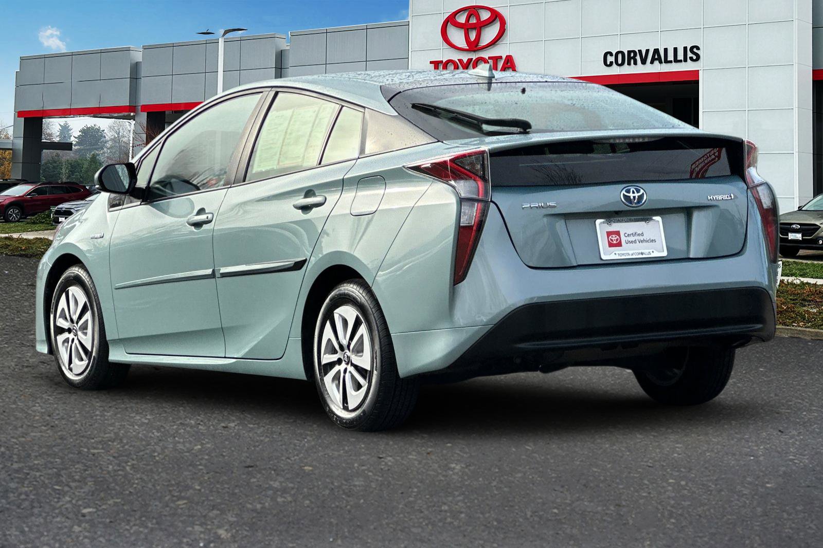 Used 2016 Toyota Prius Four image 6