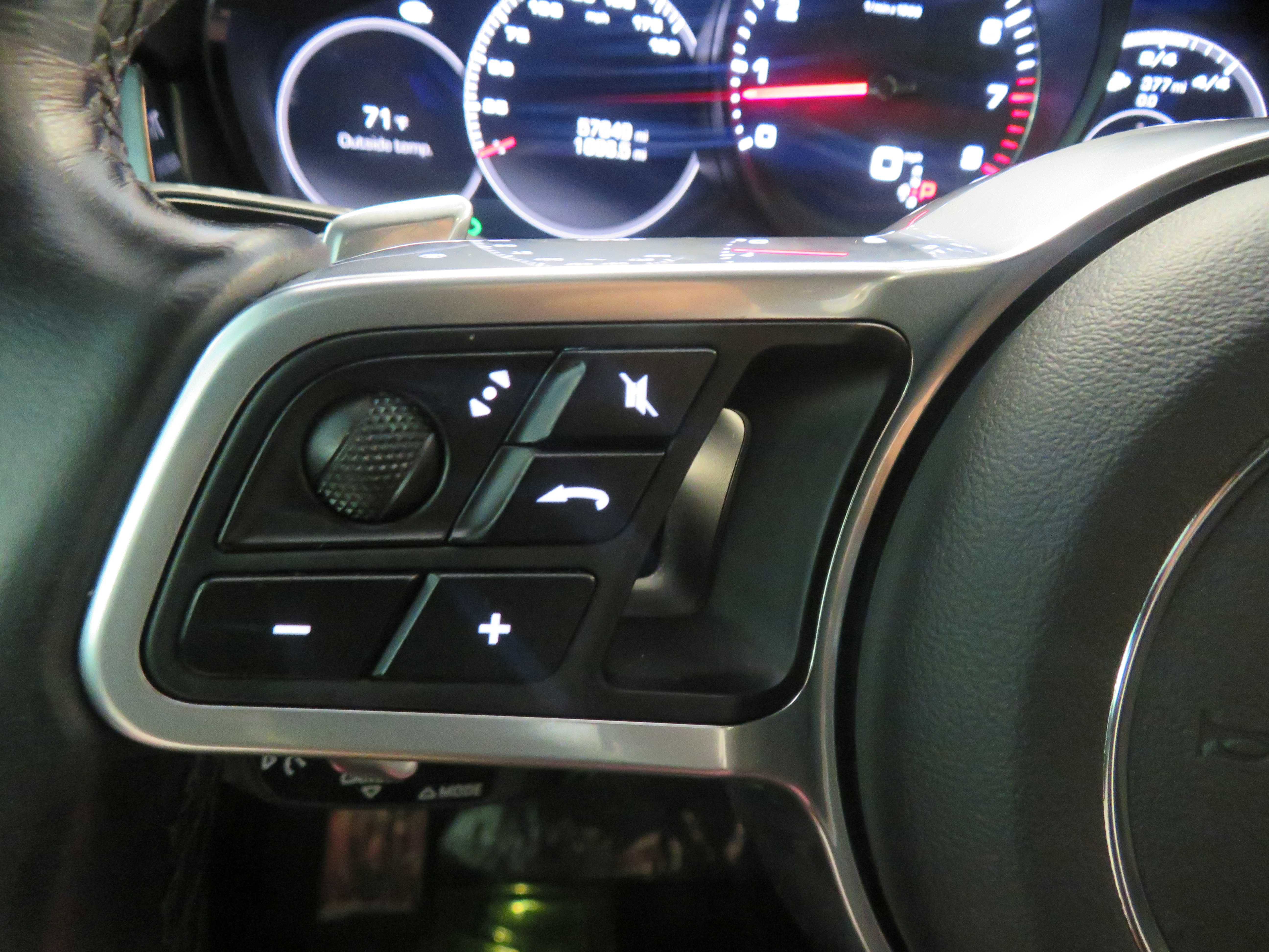 Used 2020 Porsche Cayenne S image 31