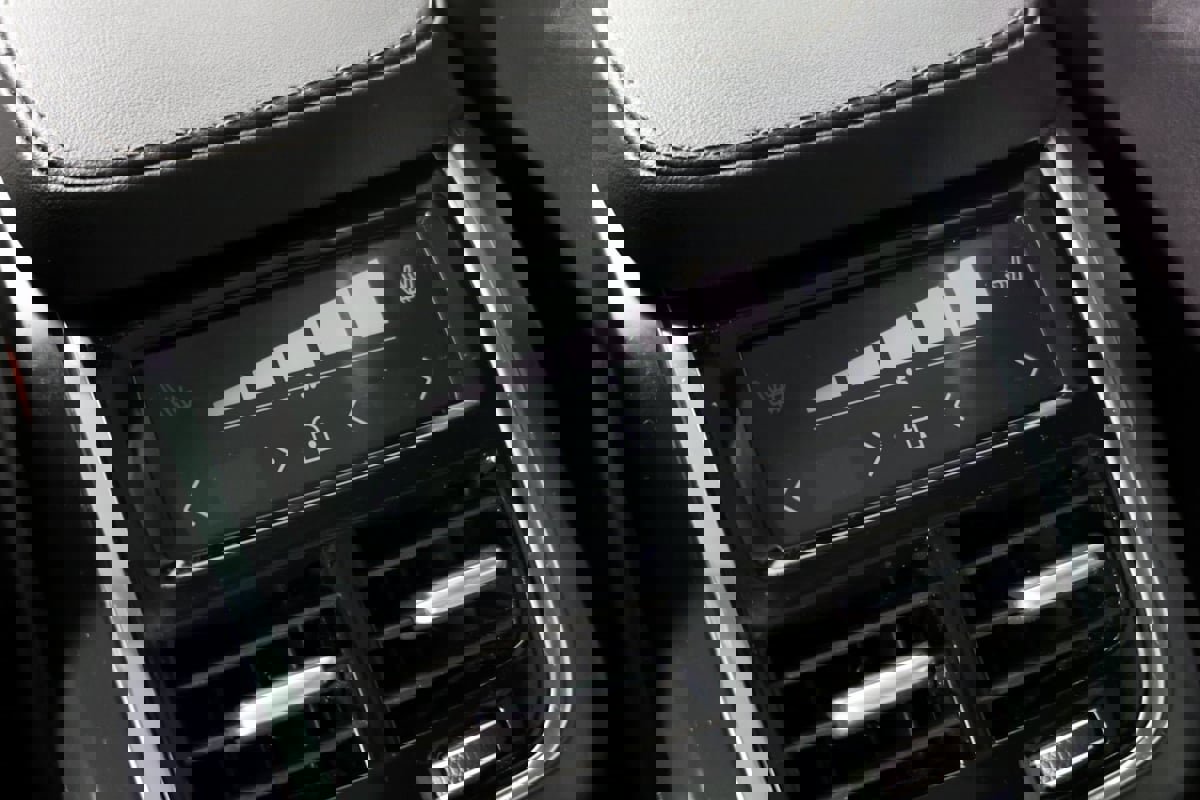 Used 2023 Volvo XC90 T8 Ultimate image 28