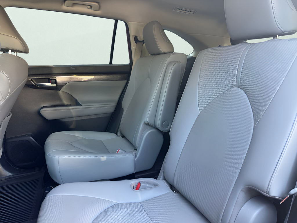 Used 2020 Toyota Highlander Limited AWD/4WD image 44