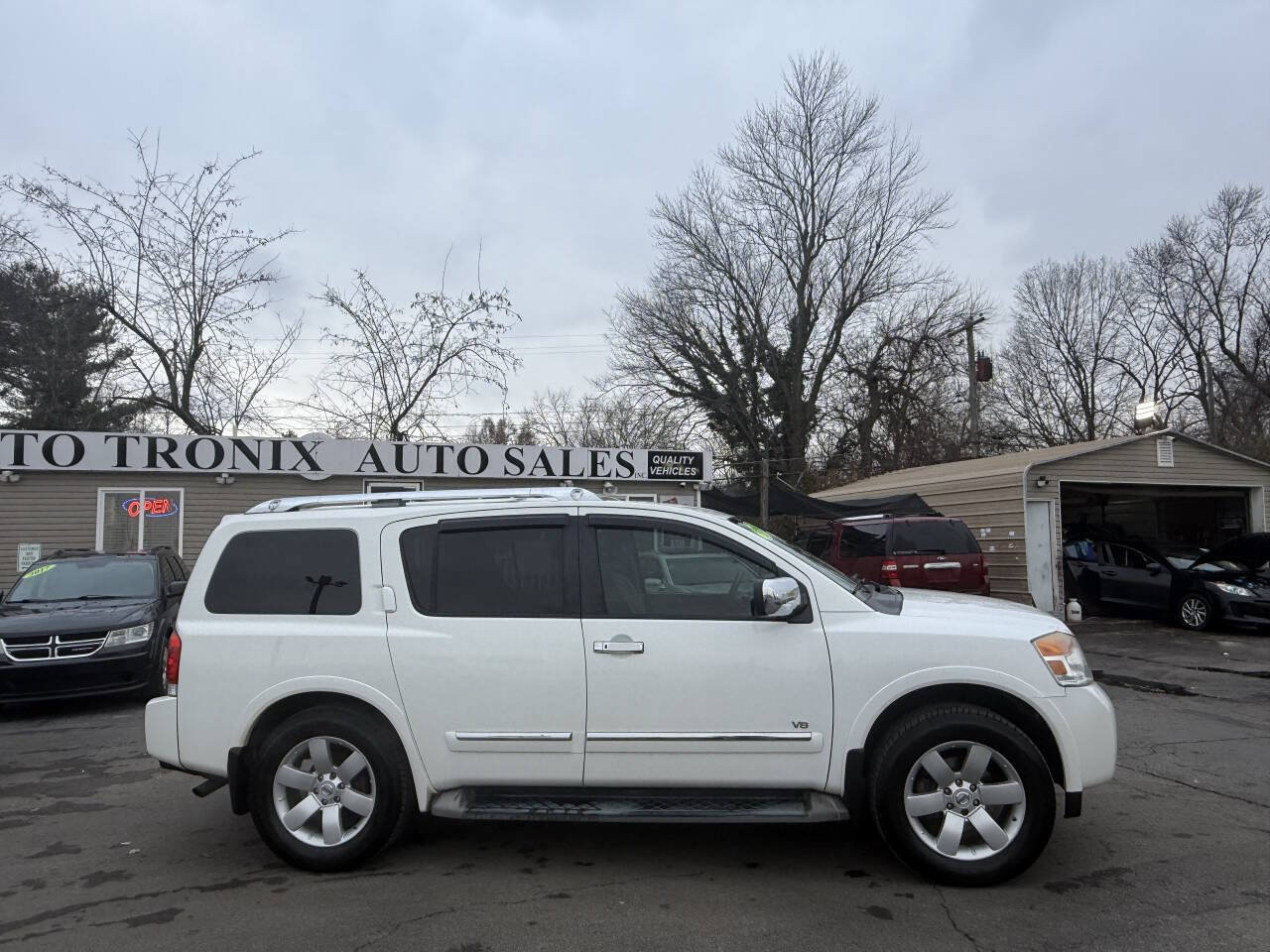 Used 2010 Nissan Armada Titanium AWD/4WD image 5