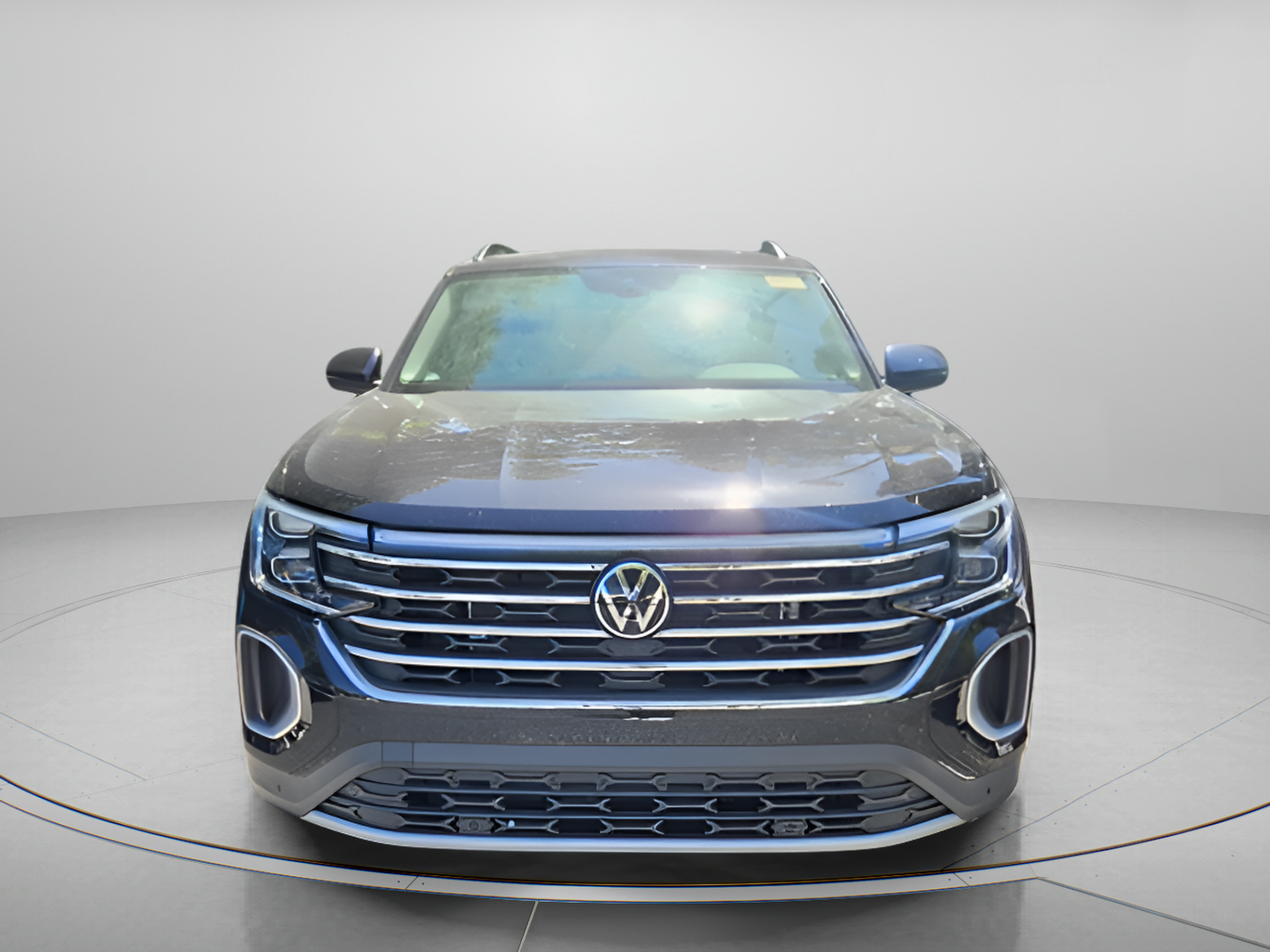 Used 2024 Volkswagen Atlas SE w/ Panoramic Sunroof Package FWD image 4