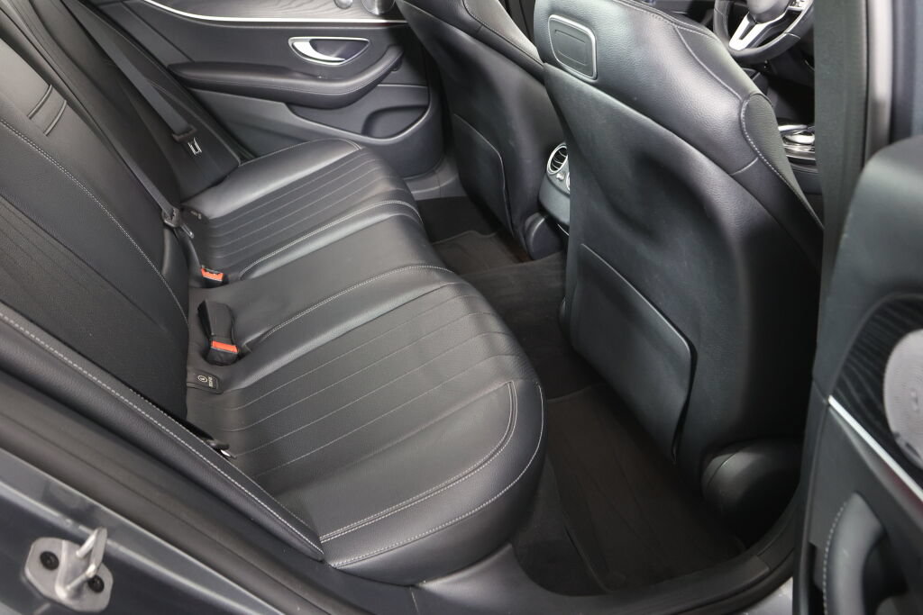 Used 2019 Mercedes-Benz E 300 4MATIC image 24