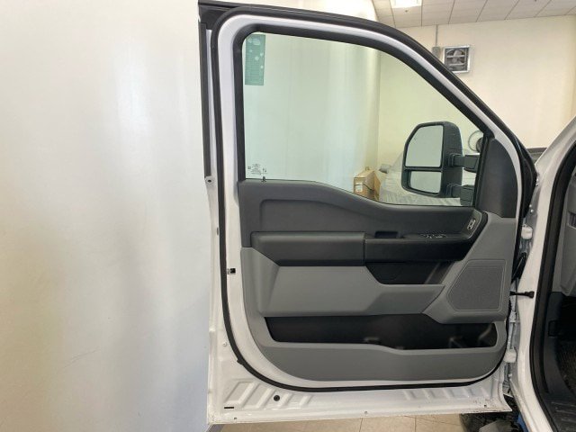 New 2025 Ford F350 XL w/ XL Chrome Package image 18