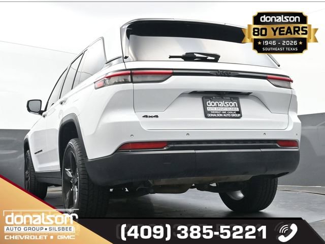 Used 2023 Jeep Grand Cherokee Altitude image 16