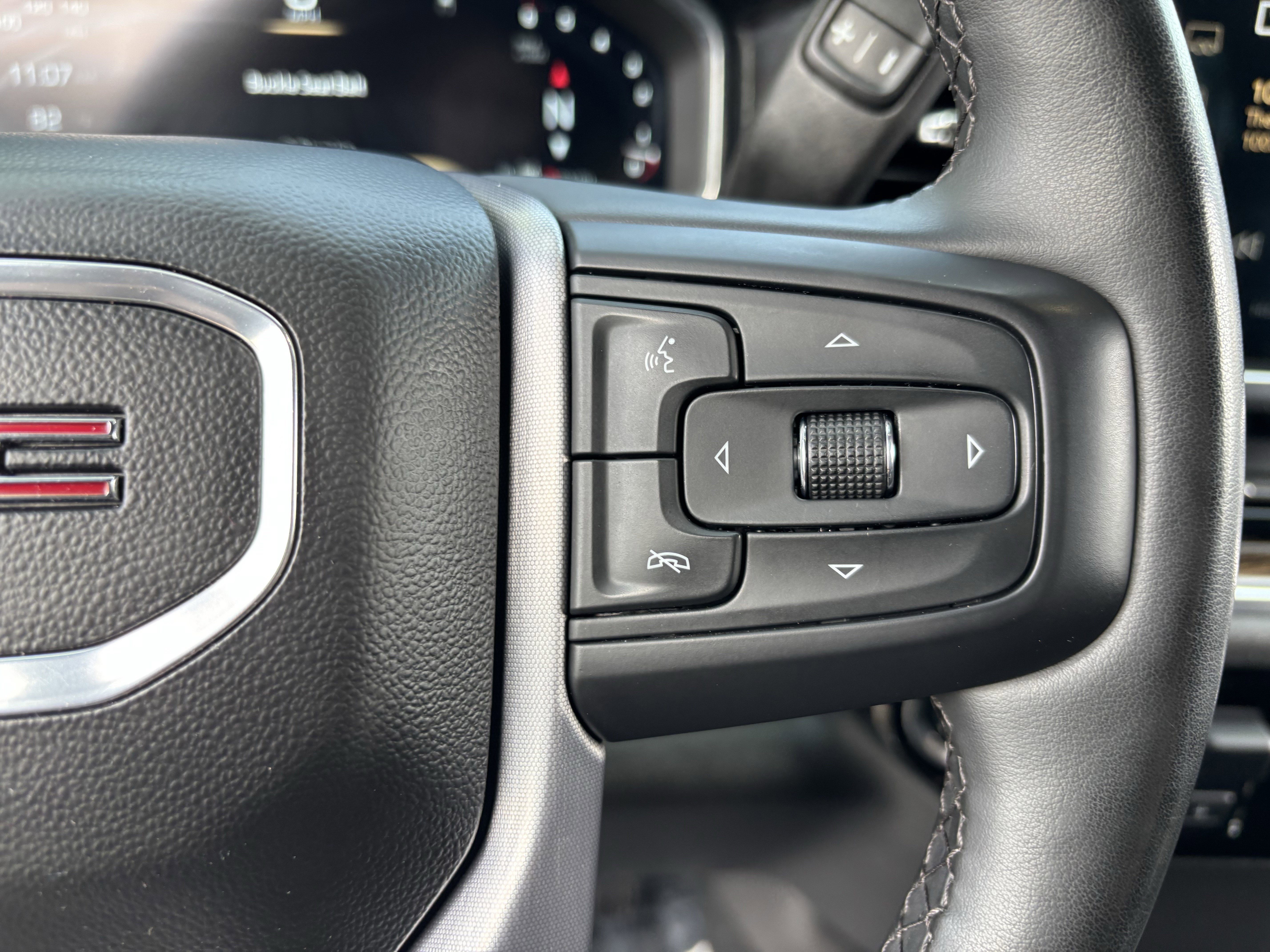 Used 2023 GMC Sierra 1500 SLE image 27