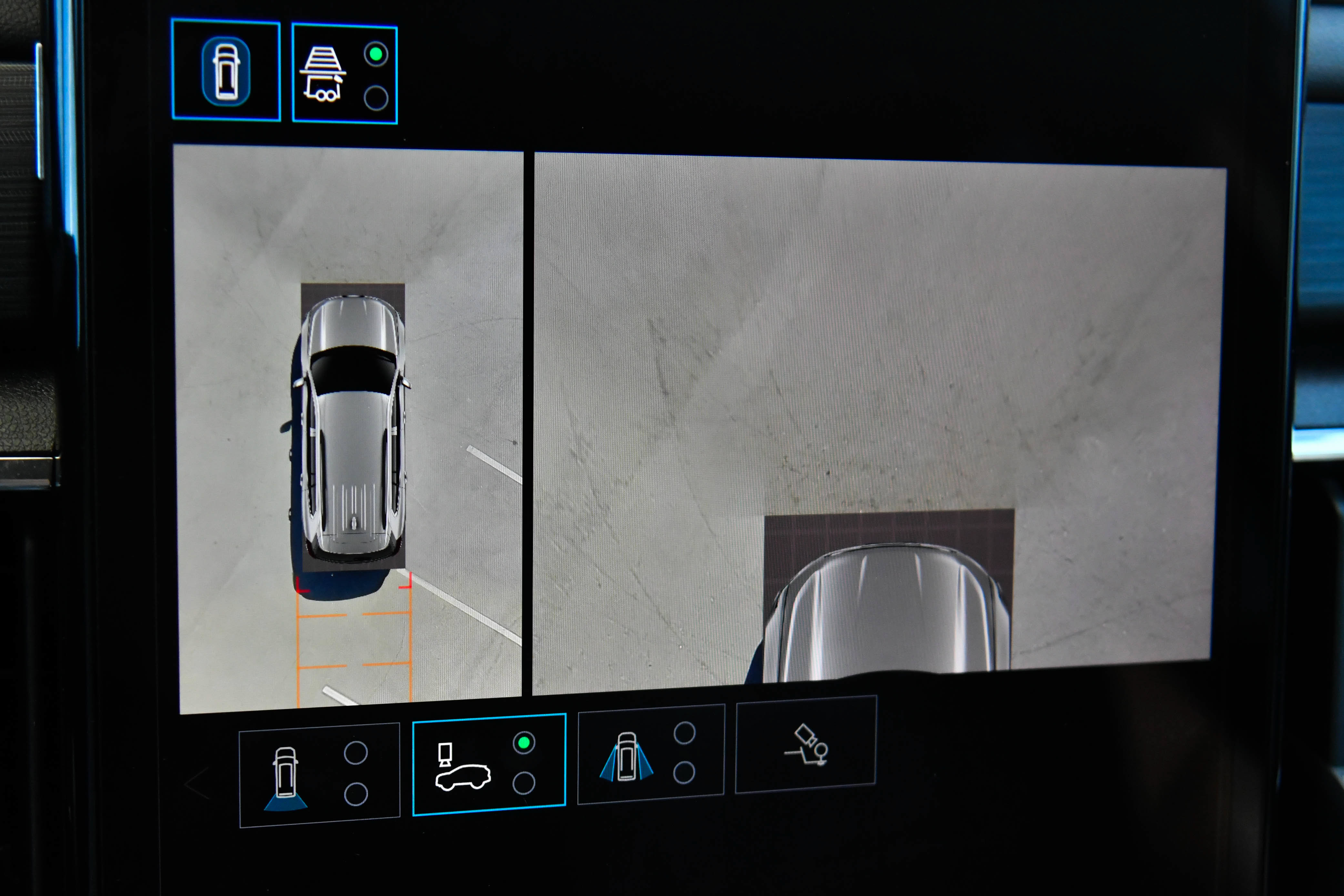 Used 2024 GMC Acadia Elevation FWD image 23