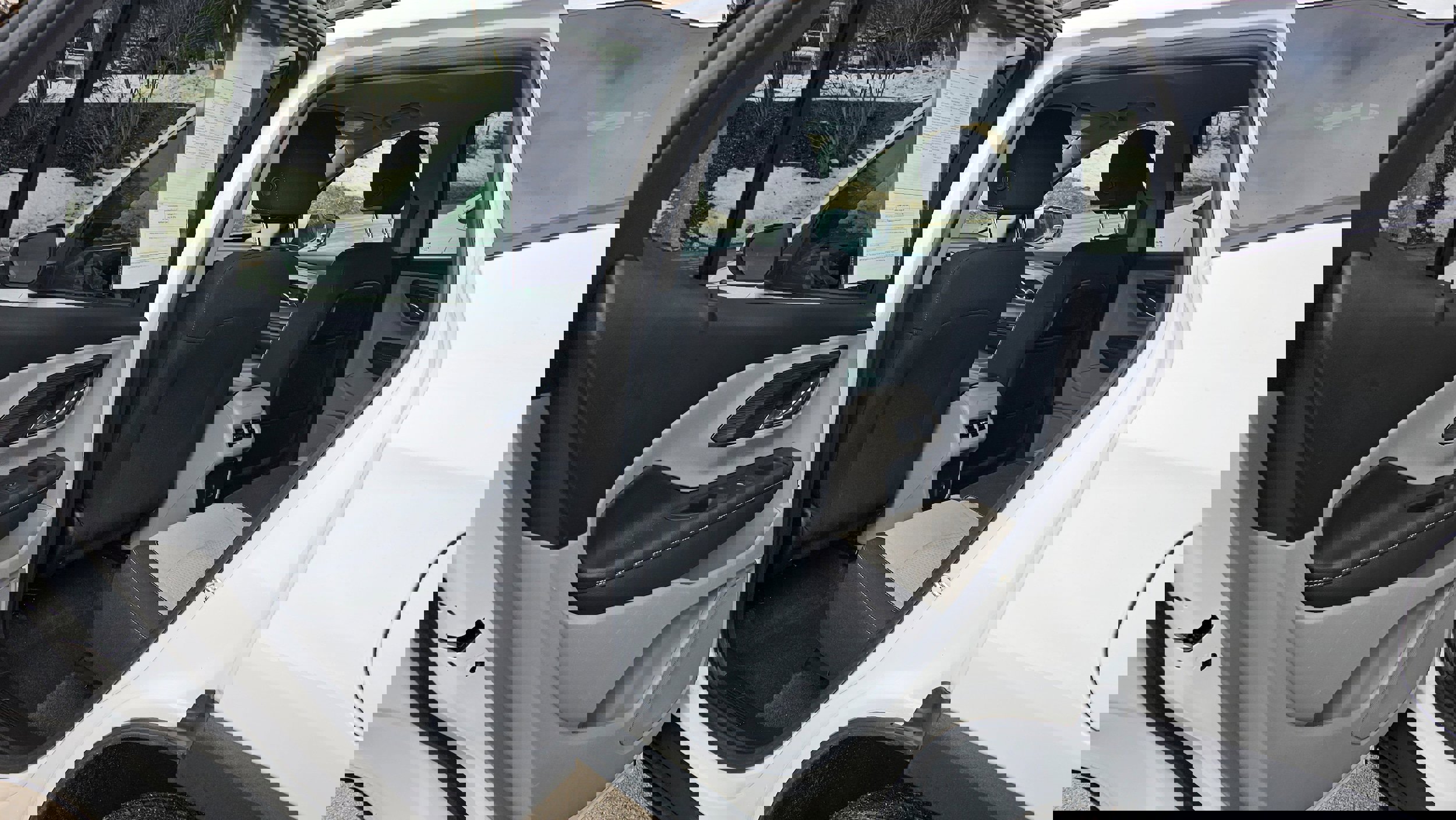 Used 2023 GMC Terrain SLE w/ Driver Convenience Package image 21