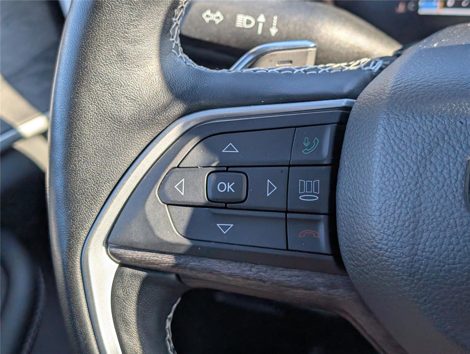 Used 2022 Jeep Grand Cherokee L Limited image 25