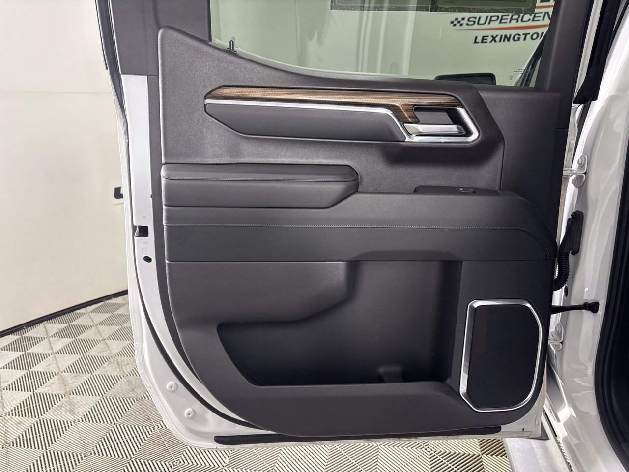Used 2024 Chevrolet Silverado 1500 LT RWD image 21