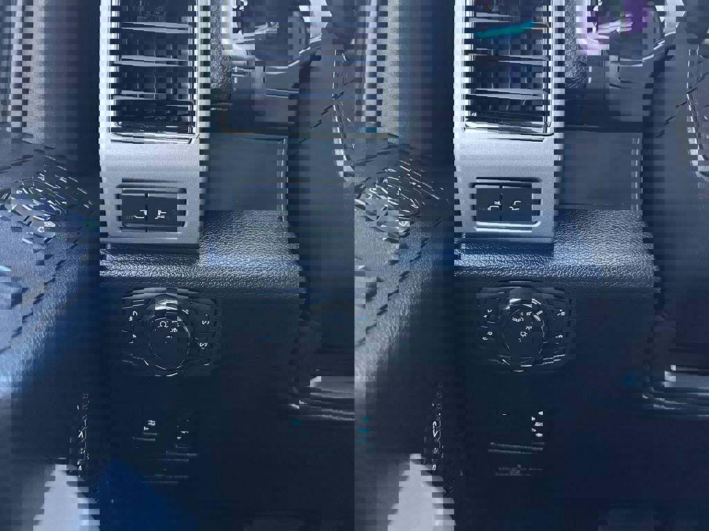 Used 2019 Ford F250 Lariat w/ Lariat Ultimate Package image 38