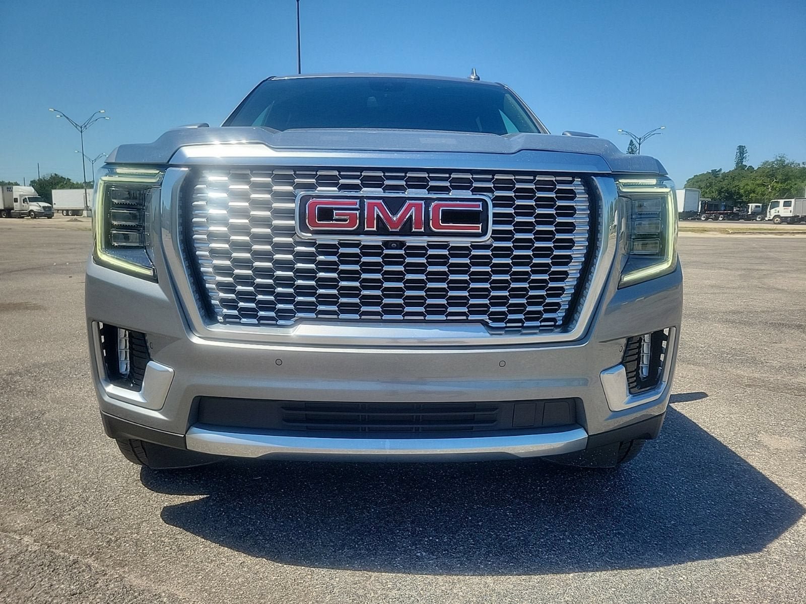Used 2023 GMC Yukon Denali AWD/4WD image 5
