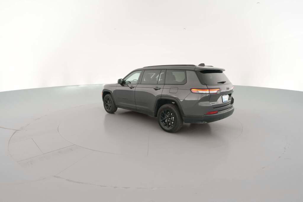 New 2025 Jeep Grand Cherokee L Laredo image 8
