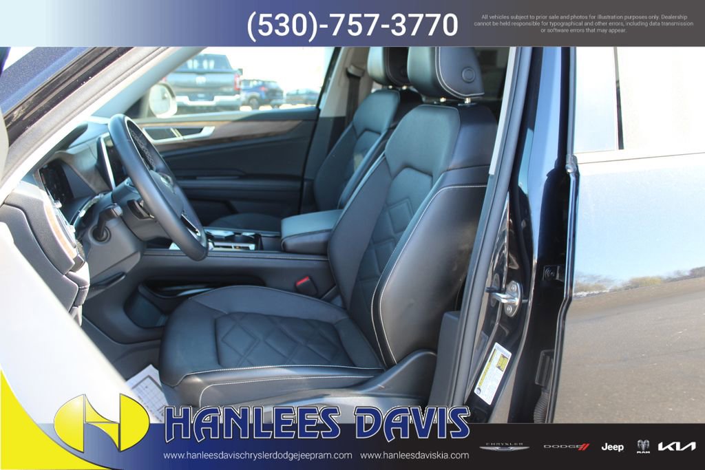 Used 2024 Volkswagen Atlas SE image 13