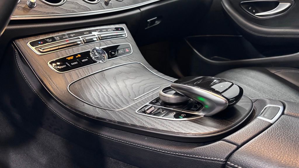 Used 2019 Mercedes-Benz E 300 4MATIC image 15