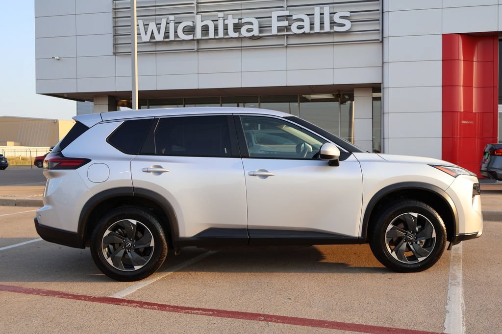 Certified 2025 Nissan Rogue SV AWD/4WD image 5