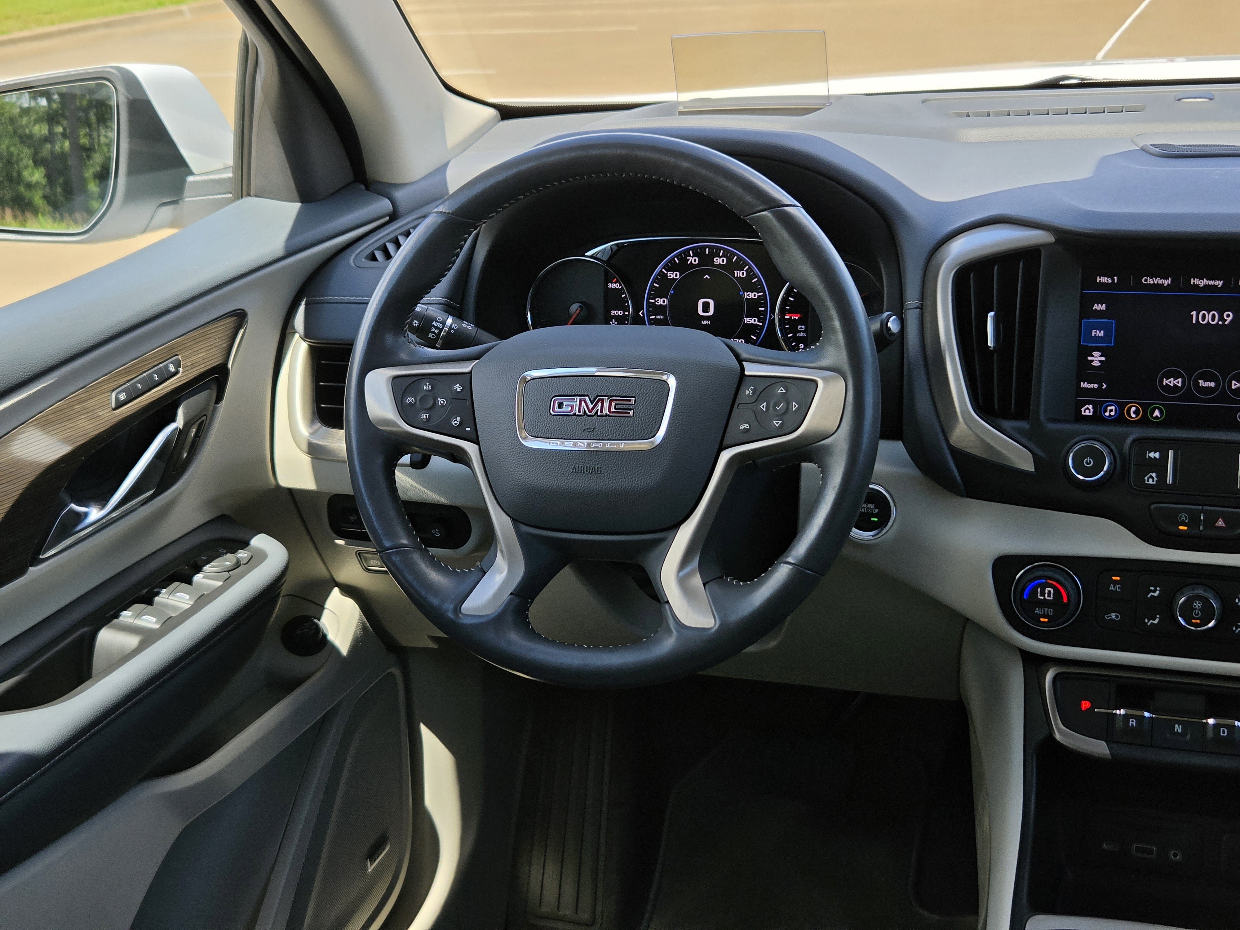 Used 2022 GMC Terrain Denali w/ Denali Premium Package AWD/4WD image 14