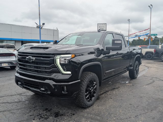 New 2026 Chevrolet Silverado 2500 High Country w/ Midnight Edition AWD/4WD image 3
