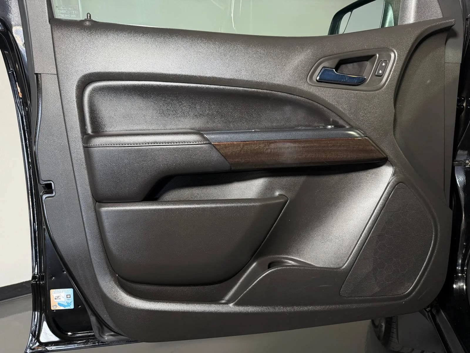 Used 2015 GMC Canyon SLT AWD/4WD image 18