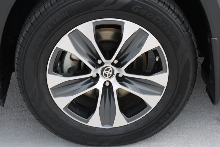 Certified 2024 Toyota Highlander XLE image 10