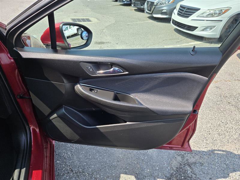 Used 2018 Chevrolet Cruze LT w/ Convenience Package image 32