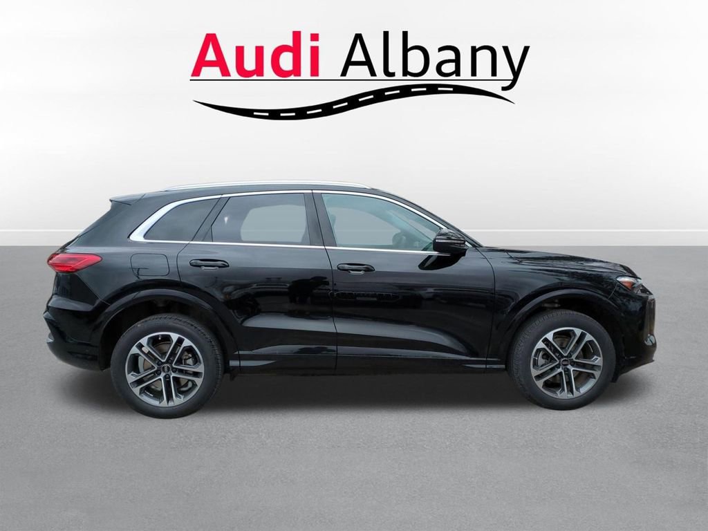 Certified 2025 Audi Q5 Premium Plus w/ Premium Plus image 7