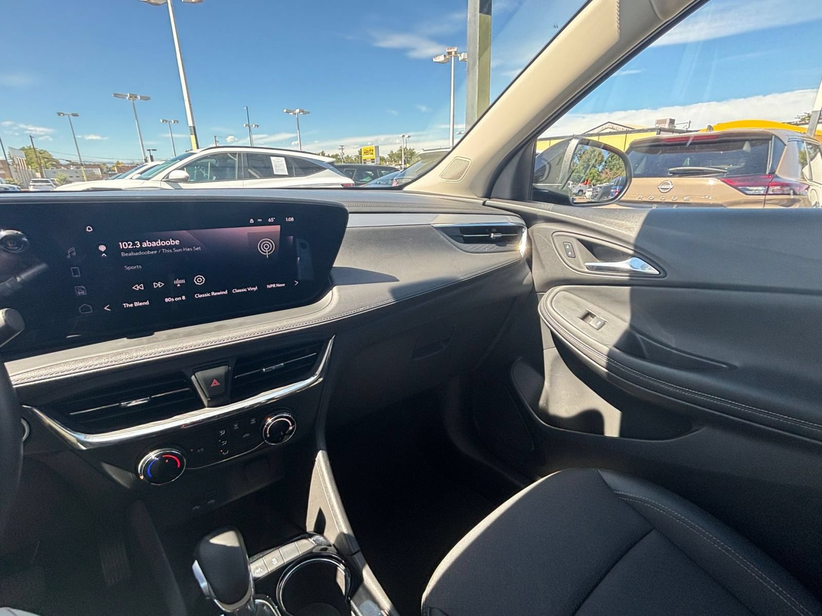 Used 2025 Buick Encore GX Preferred AWD/4WD image 31