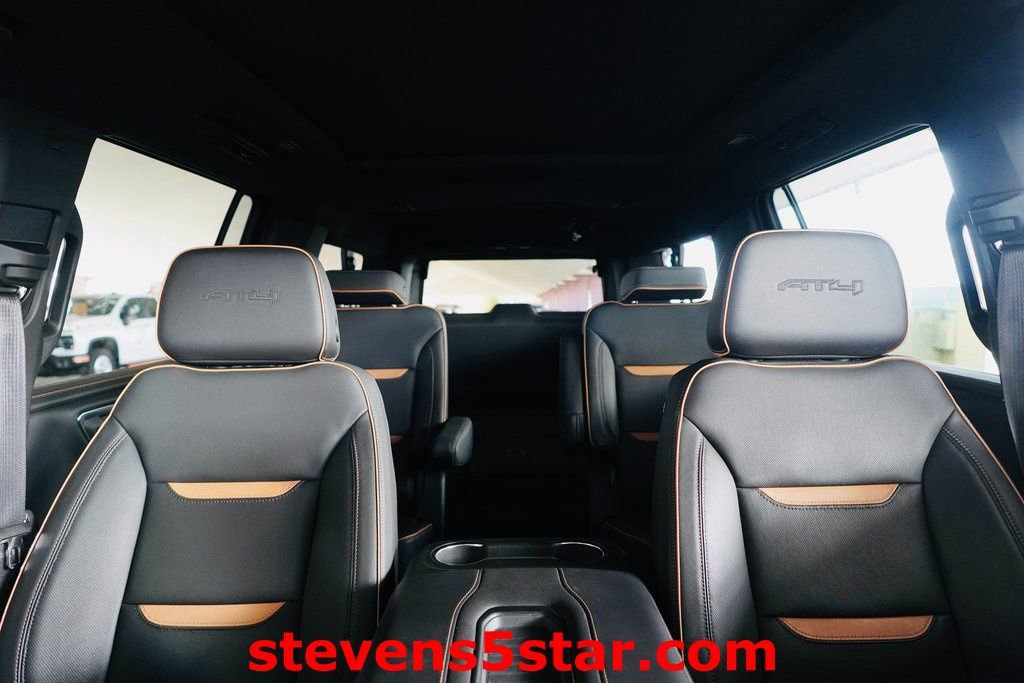 Used 2023 GMC Yukon XL AT4 w/ Technology Package image 9