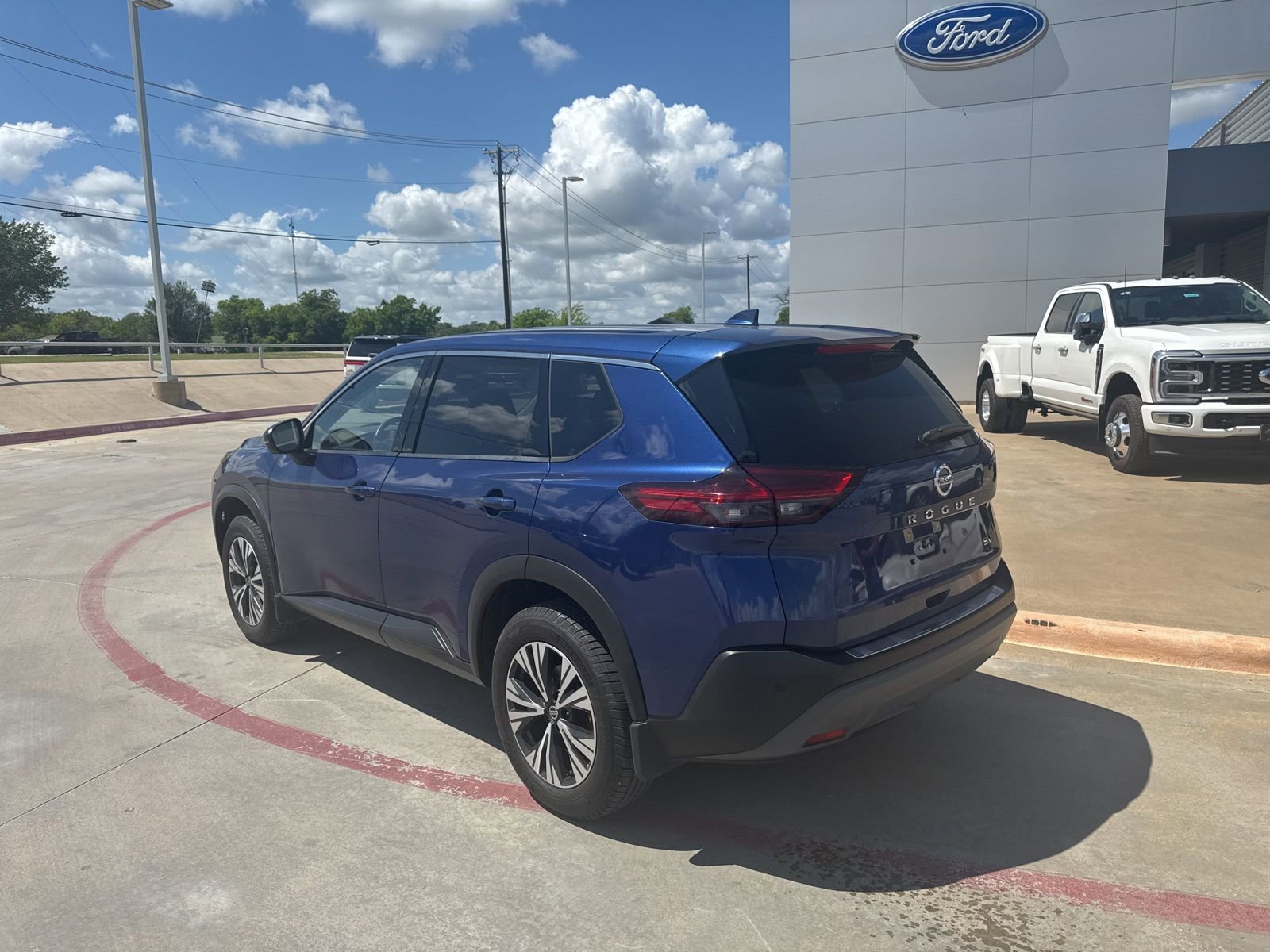 Used 2021 Nissan Rogue SV image 7