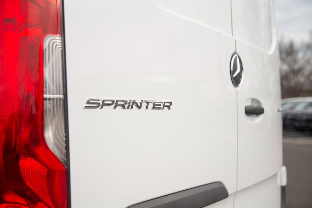 Used 2025 Mercedes-Benz Sprinter 2500 image 17