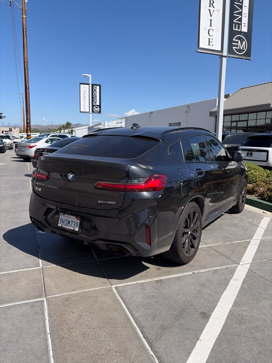 Used 2024 BMW X4 xDrive30i w/ M Sport Package AWD/4WD image 4