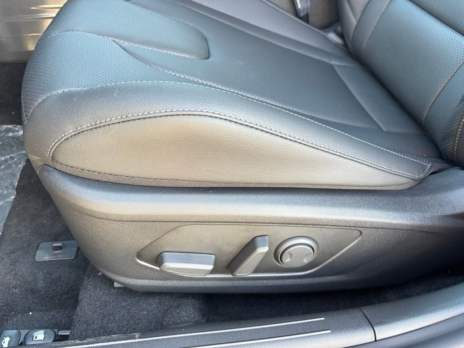 New 2026 Hyundai Elantra Limited image 12