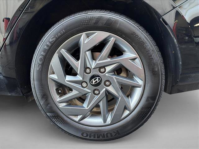Used 2024 Hyundai Elantra SEL FWD image 9