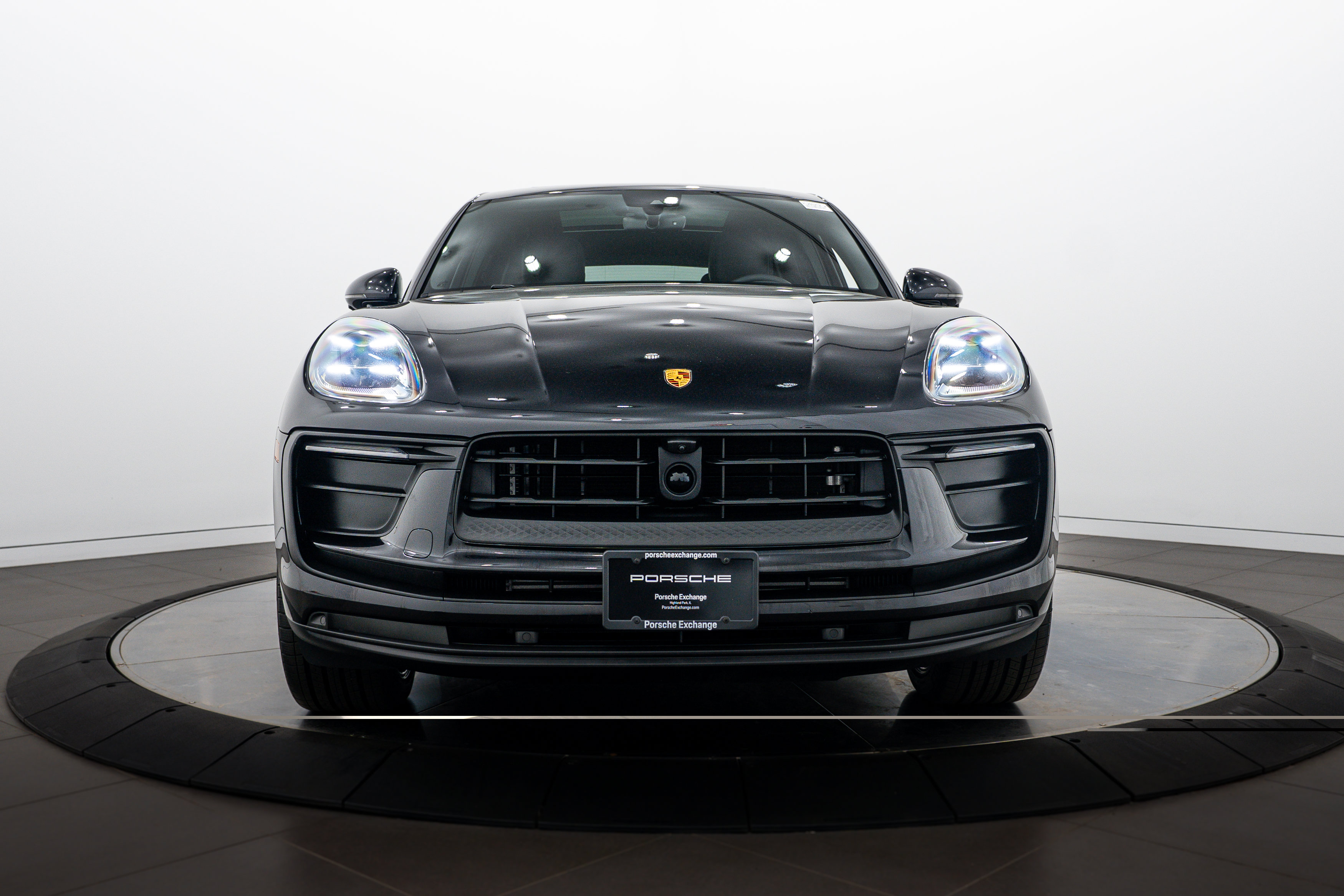 Certified 2026 Porsche Macan AWD/4WD image 10