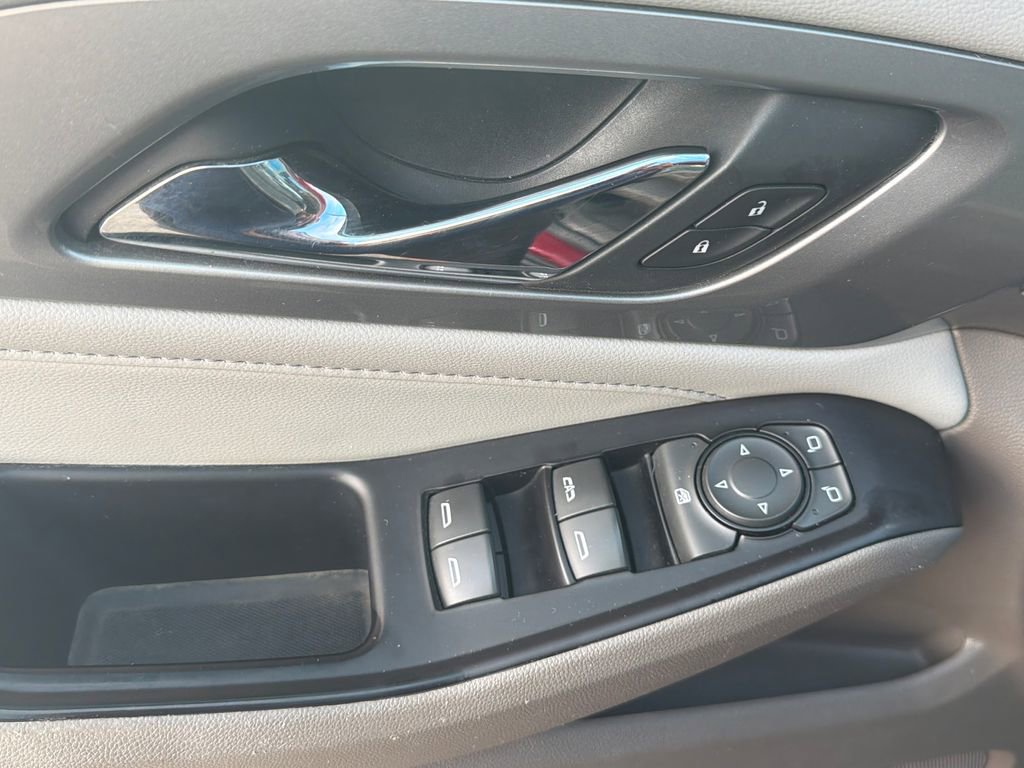 Used 2018 Chevrolet Traverse LT FWD image 15