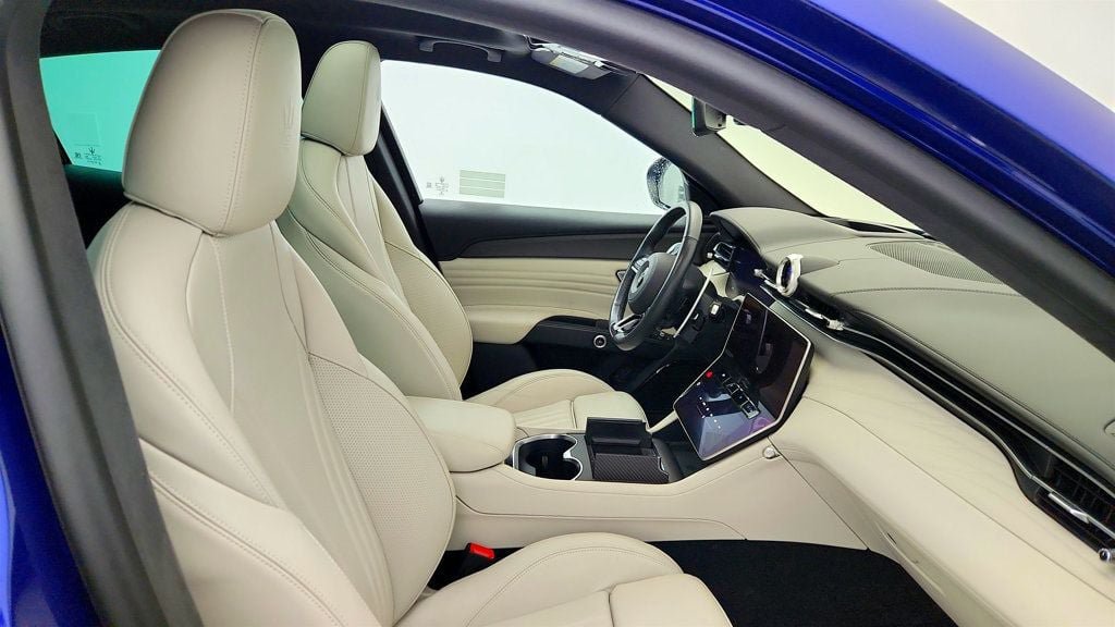 Used 2023 Maserati Grecale Modena AWD/4WD image 25