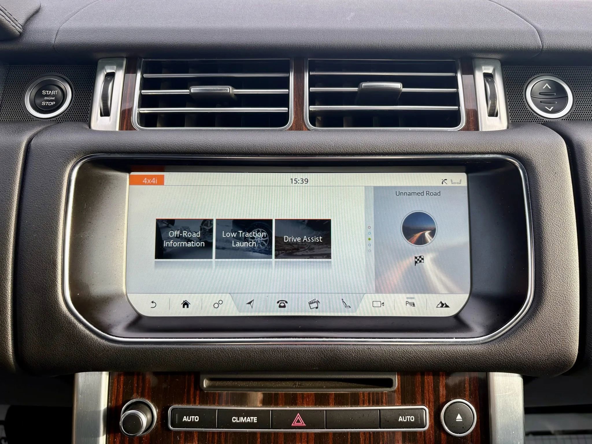 Used 2017 Land Rover Range Rover image 50