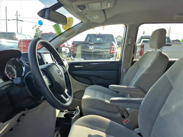 Used 2019 Dodge Grand Caravan SE FWD image 16