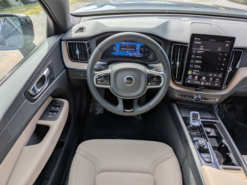Certified 2026 Volvo XC60 B5 Core AWD/4WD image 17