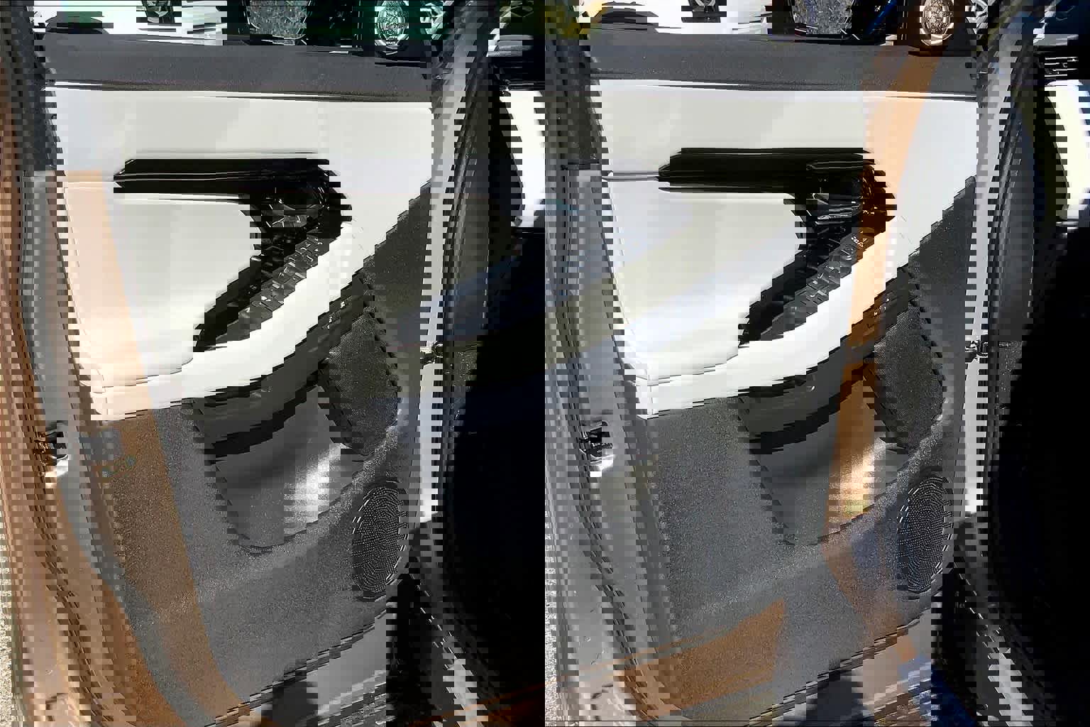 Used 2025 Land Rover Range Rover Evoque S image 10