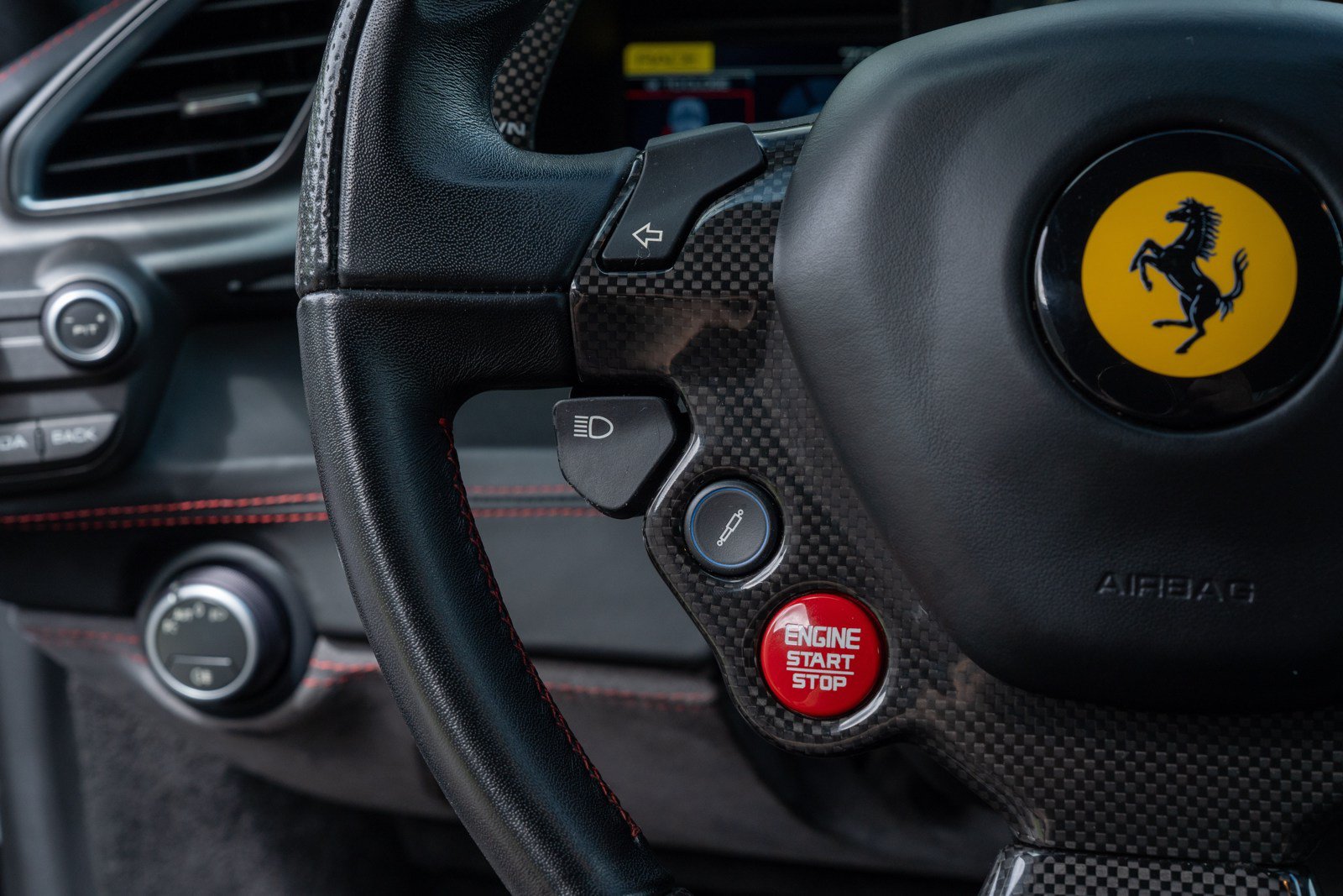 Used 2018 Ferrari 488 GTB RWD image 38