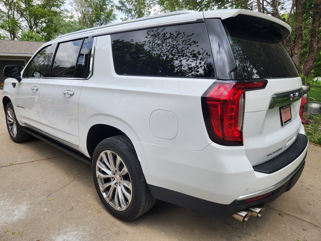 Used 2022 GMC Yukon XL Denali image 5