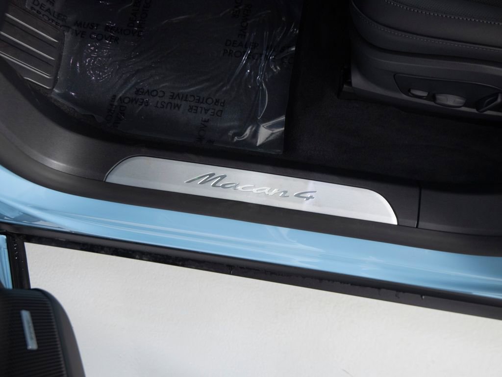 New 2026 Porsche Macan 4 Electric image 23