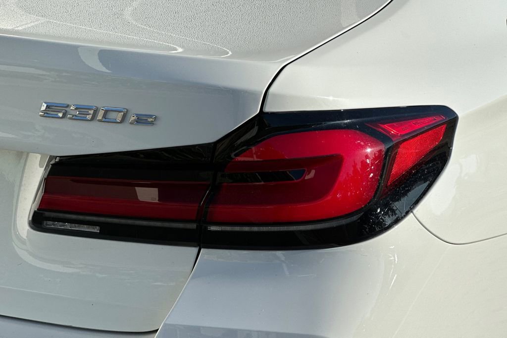 Used 2023 BMW 530e w/ M Sport Package image 33